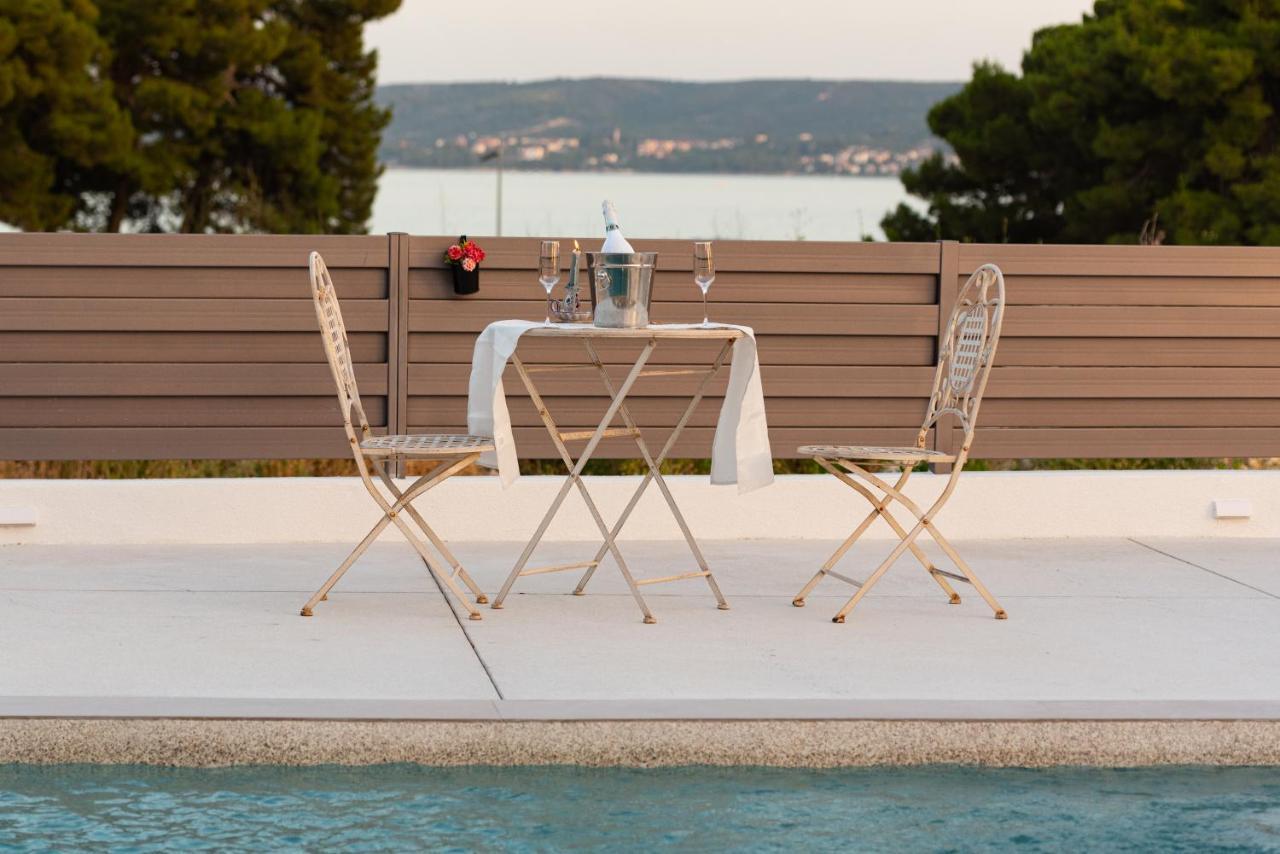 Beach Haven House With Pool And Jacuzzi Kaštela Exterior foto