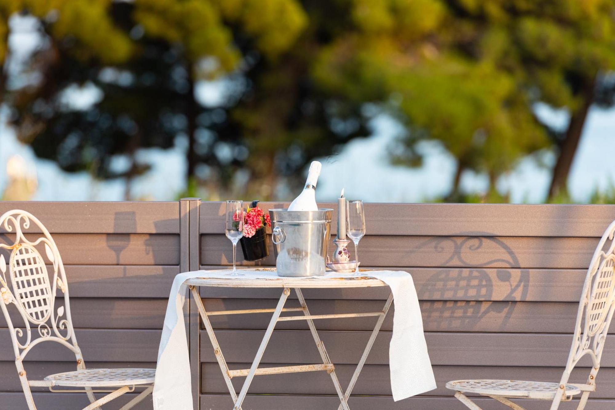 Beach Haven House With Pool And Jacuzzi Kaštela Exterior foto